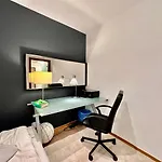 Forum 3 Metro Fast Wifi 400 Mbs Tv Hbo Disney+ Apartment Warsaw