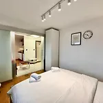Forum 3 Metro Fast Wifi 400 Mbs Tv Hbo Disney+ Apartment