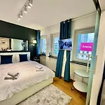 Forum 3 Metro Fast Wifi 400 Mbs Tv Hbo Disney+ Apartment