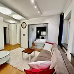Apartman Forum 3 Metro Fast Wifi 400 Mbs Tv Hbo Disney+