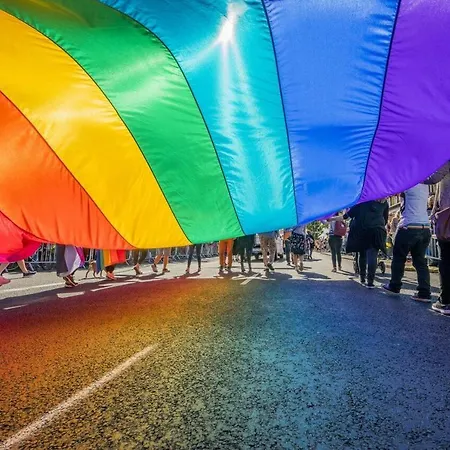 Forum 3 Metro Fast Wifi 400 Mbs Tv Hbo Disney+ * وارسو