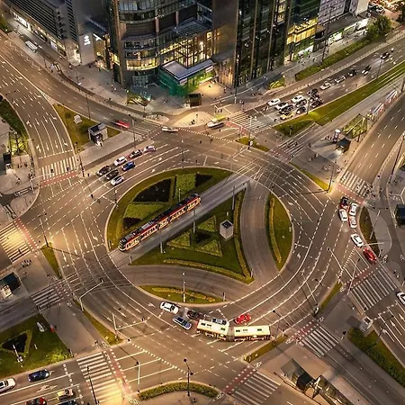 Forum 3 Metro Fast Wifi 400 Mbs Tv Hbo Disney+ * وارسو