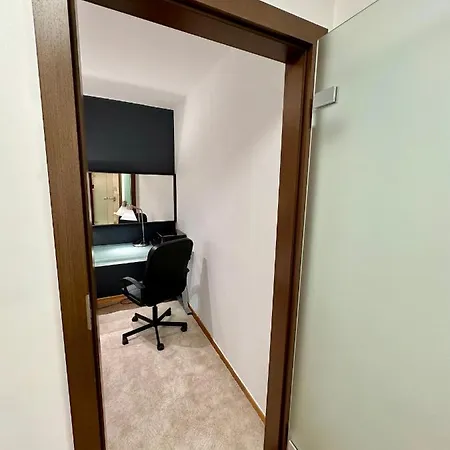 Forum 3 Metro Fast Wifi 400 Mbs Tv Hbo Disney+ Varsó