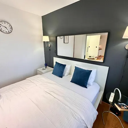 Apartment Forum 3 Metro Fast Wifi 400 Mbs Tv Hbo Disney+