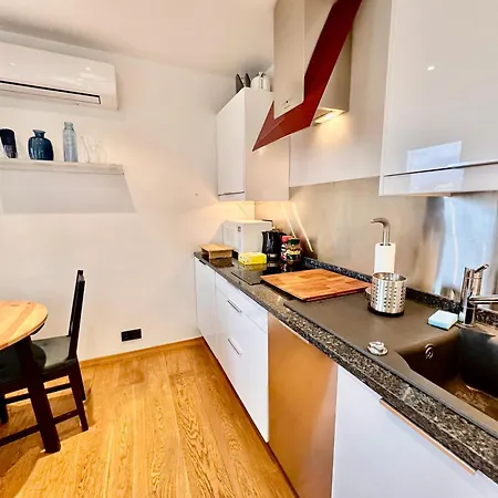 Forum 3 Metro Fast Wifi 400 Mbs Tv Hbo Disney+ * Varsó